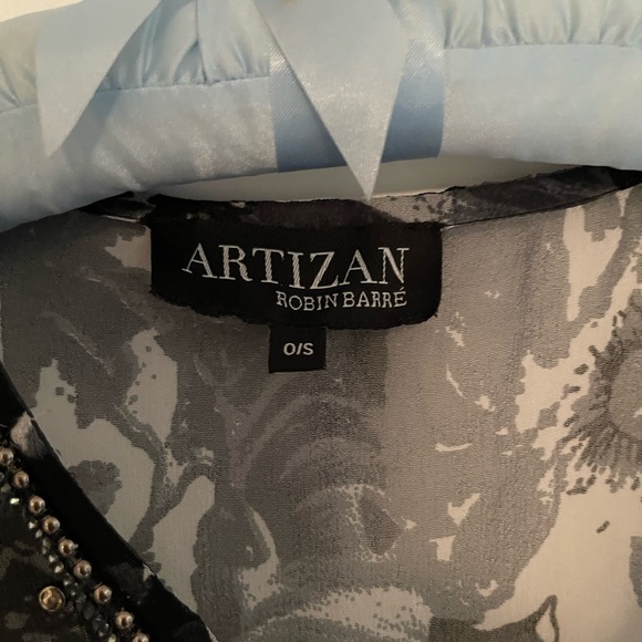 NWOT.  Gorgeous, flowy, sheer, cover-up. $16 - Picture 4 of 4